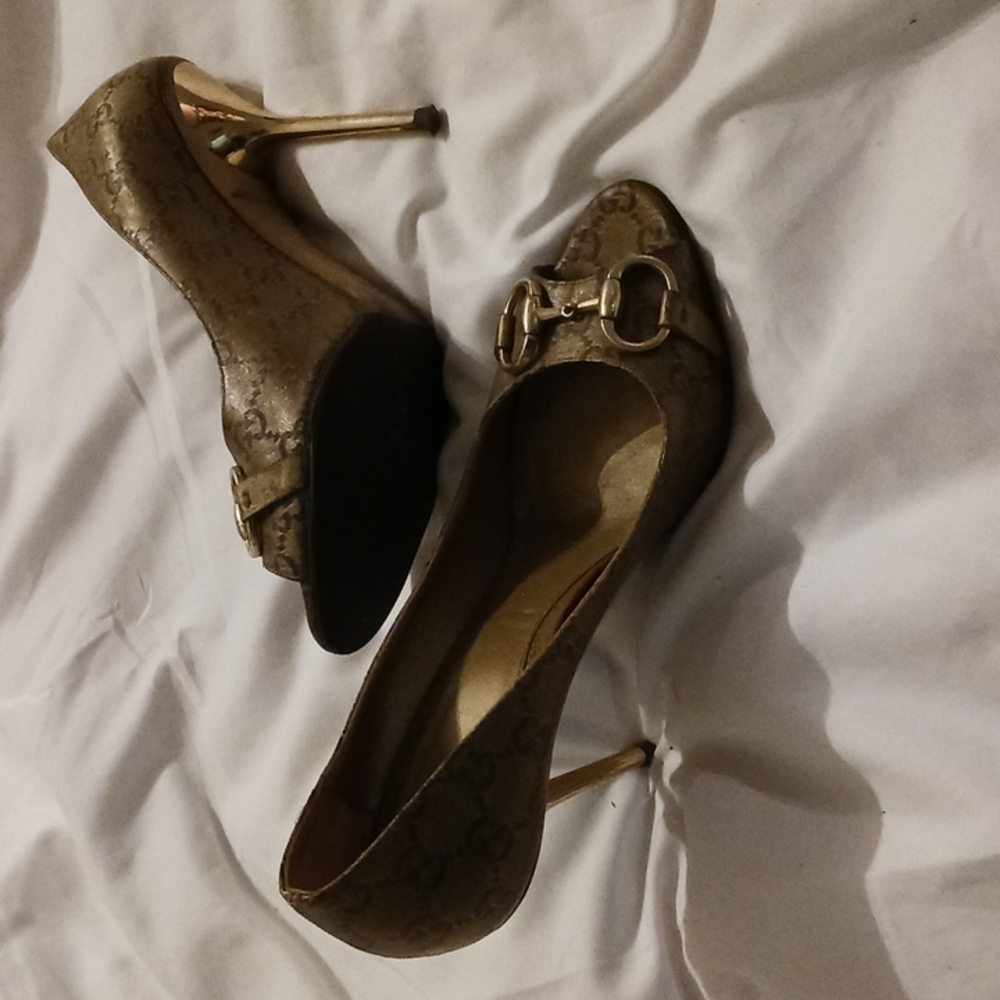 Gucci shoes size 9.5 B
